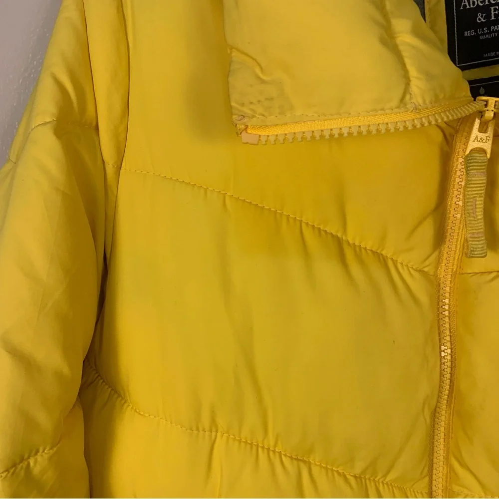 Abercrombie & Fitch Soft Yellow Puffer Jacket Zipper - Picture 6 of 13